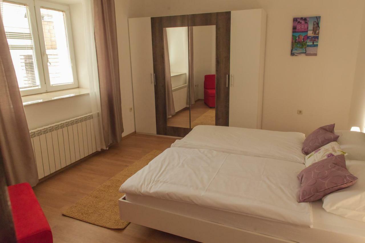 Holiday Home Domi Novi Vinodolski Exterior foto